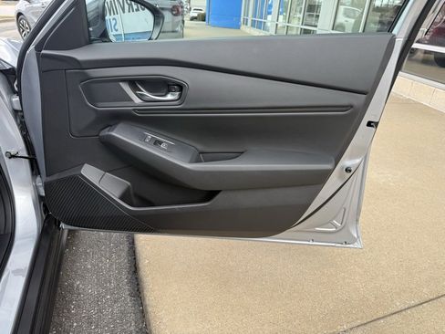 Used 2025 Honda Accord SE image 45