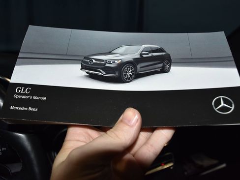 Used 2021 Mercedes-Benz GLC 300 4MATIC image 12