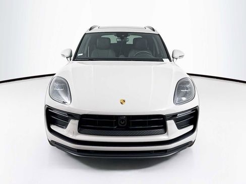 New 2026 Porsche Macan image 6