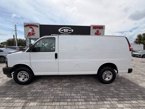 Used 2021 Chevrolet Express 2500 w/ Driver Convenience Package image 5