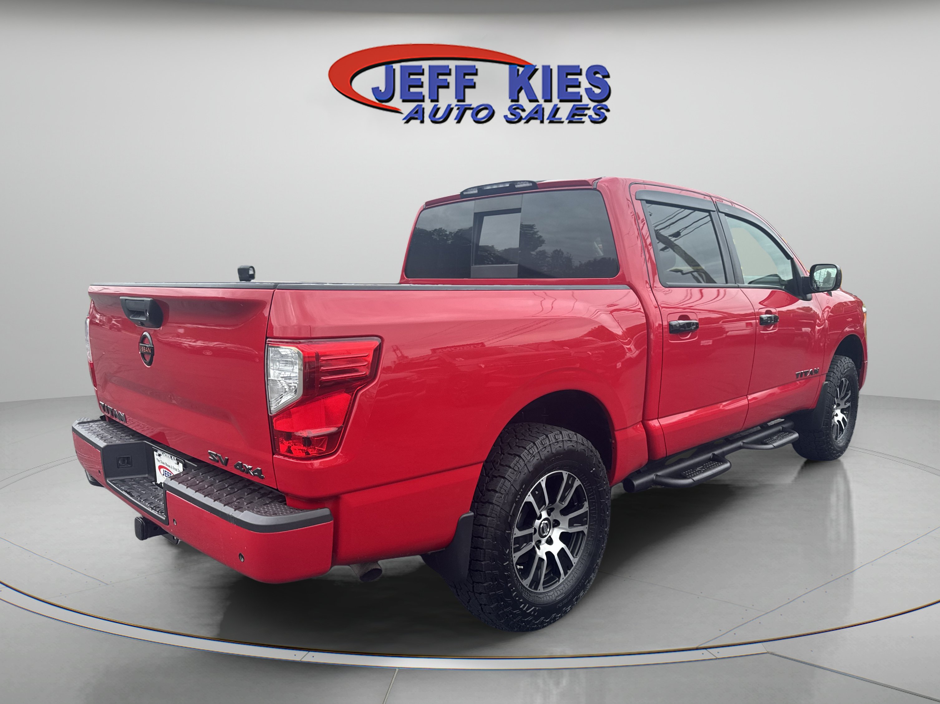 Used 2021 Nissan Titan SV w/ SV Convenience Package AWD/4WD image 5
