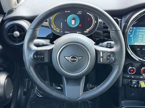 Certified 2024 MINI Cooper SE image 21