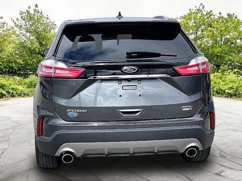 Used 2019 Ford Edge SEL w/ Cold Weather Package image 5