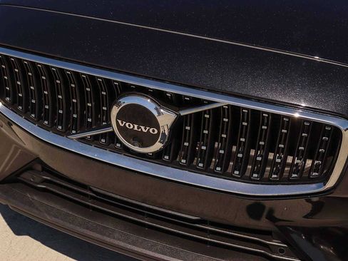 Used 2023 Volvo V60 B5 Cross Country Plus AWD/4WD image 8