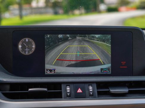 Used 2020 Lexus ES 350 w/ Premium Package FWD image 18
