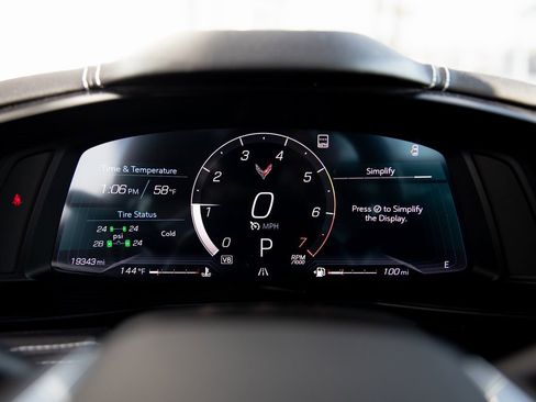 Used 2023 Chevrolet Corvette Stingray w/ Z51 Performance Package image 11