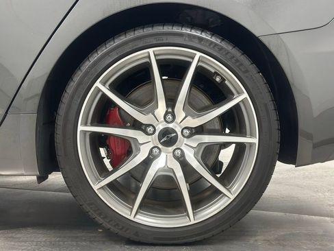 Used 2025 Genesis G70 2.5T image 24