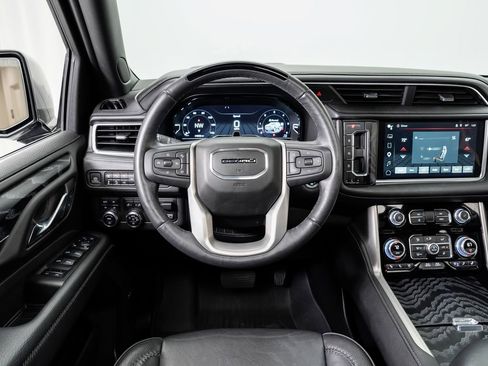 Used 2023 GMC Yukon Denali w/ Denali Reserve Package AWD/4WD image 16