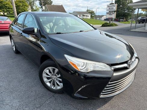 Used 2017 Toyota Camry LE FWD image 6