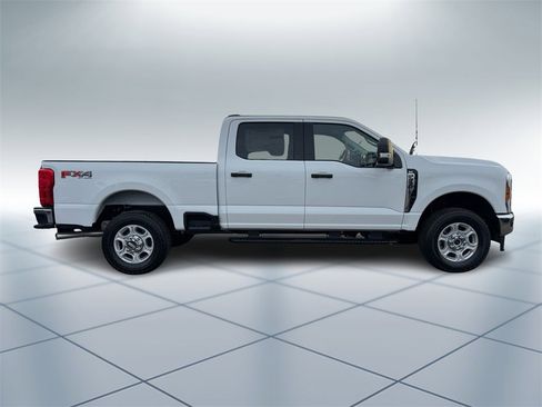 New 2026 Ford F250 XLT w/ FX4 Off-Road Package image 3