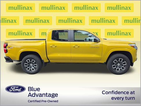 Used 2023 Chevrolet Colorado Z71 w/ Z71 Convenience Package 2 AWD/4WD image 2