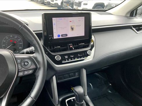 Used 2023 Toyota Corolla Cross LE w/ Moonroof Package AWD/4WD image 6