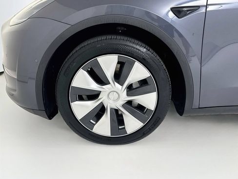Used 2020 Tesla Model Y Long Range AWD/4WD image 29