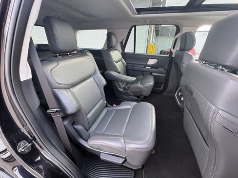 Used 2025 Ford Expedition Active AWD/4WD image 30