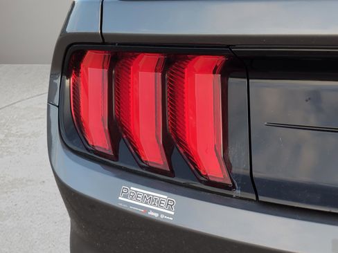 Used 2022 Ford Mustang Premium image 9