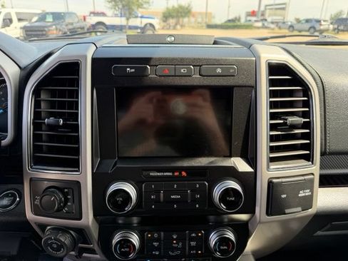 Used 2020 Ford F150 Lariat w/ Equipment Group 502A Luxury AWD/4WD image 16