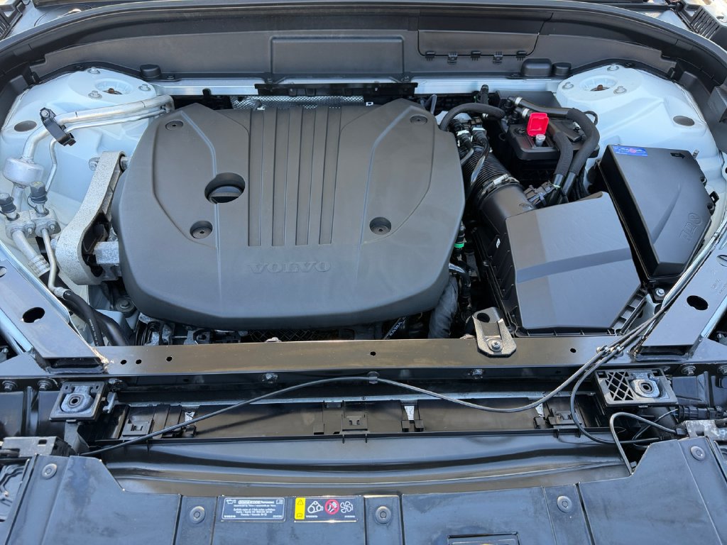 Certified 2024 Volvo XC60 B5 Plus w/ Climate Package AWD/4WD image 29