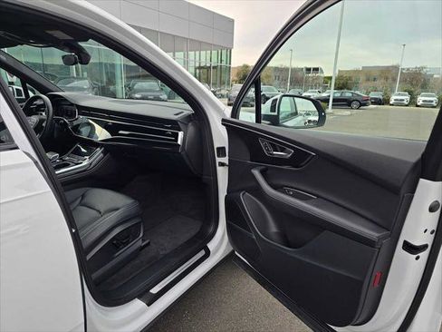 Used 2025 Audi Q7 3.0T Premium Plus w/ Premium Plus Package image 12