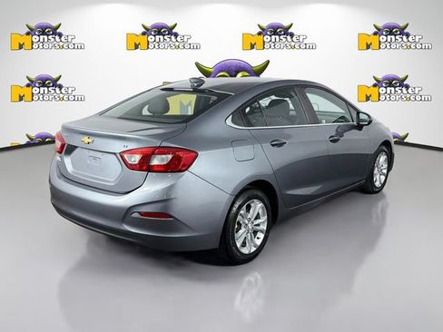 Used 2019 Chevrolet Cruze LT FWD image 5