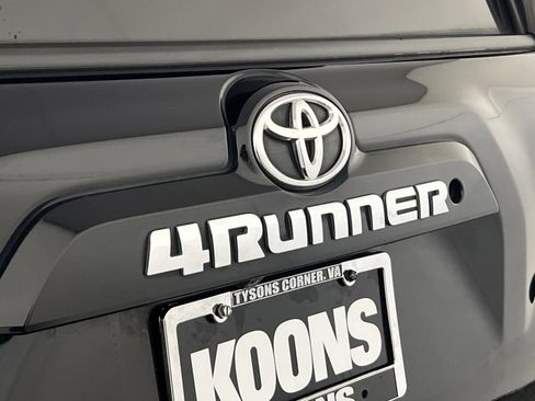Used 2018 Toyota 4Runner SR5 image 27