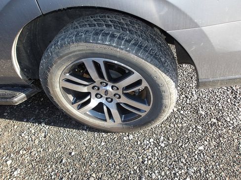 Used 2024 Ford Expedition XLT image 3