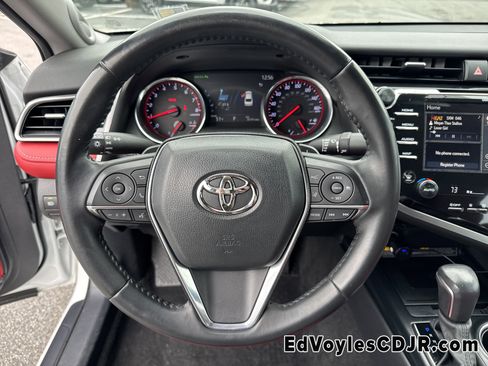 Used 2020 Toyota Camry XSE image 28