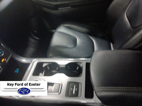 Used 2021 Ford Edge Titanium image 28