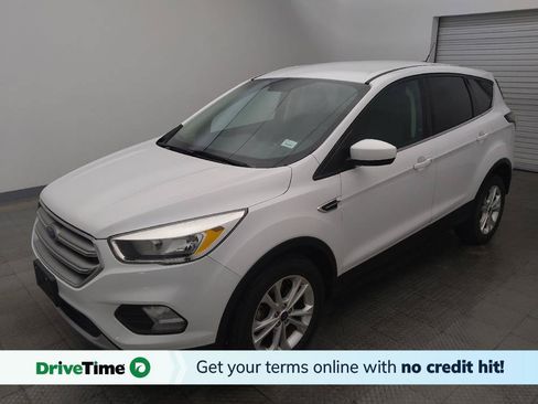 Used 2017 Ford Escape SE FWD image 1
