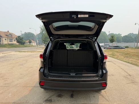 Used 2019 Toyota Highlander SE w/ Protection Package #3 AWD/4WD image 8