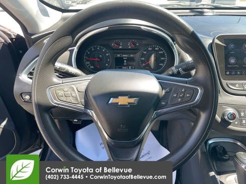 Used 2020 Chevrolet Malibu LT FWD image 22