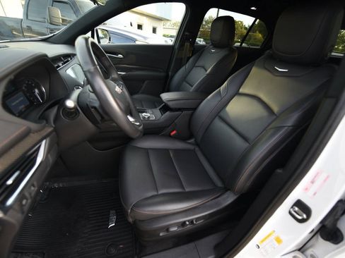 Used 2022 Cadillac XT4 Sport w/ Enhanced Visibility Package FWD image 10