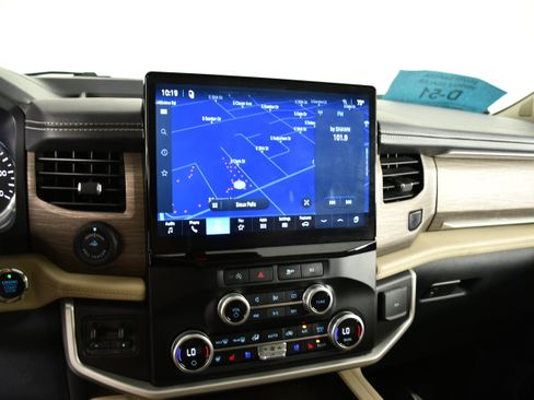 Used 2024 Ford Expedition Max Limited AWD/4WD image 25