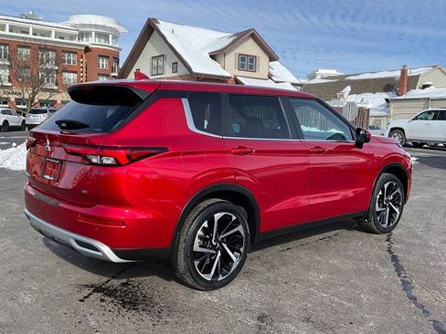 Used 2022 Mitsubishi Outlander SE image 6