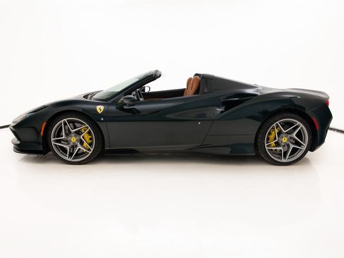 Certified 2022 Ferrari F8 Tributo RWD image 8