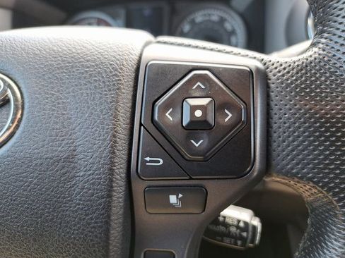 Used 2021 Toyota Tacoma TRD Off-Road w/ Technology Package AWD/4WD image 22