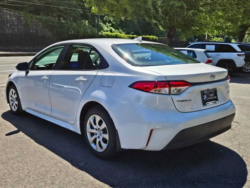 Used 2026 Toyota Corolla LE FWD image 5
