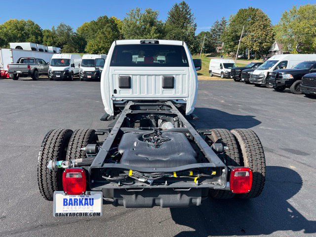 Used 2025 RAM 5500 Tradesman AWD/4WD image 3