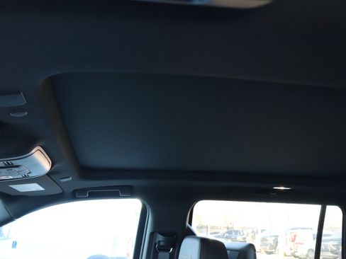 Used 2024 Chevrolet Suburban High Country w/ Advanced Technology Package image 22