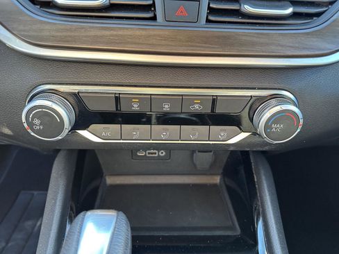 Used 2024 Nissan Altima 2.5 SV image 32