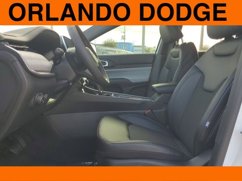 New 2026 Jeep Compass Latitude image 11