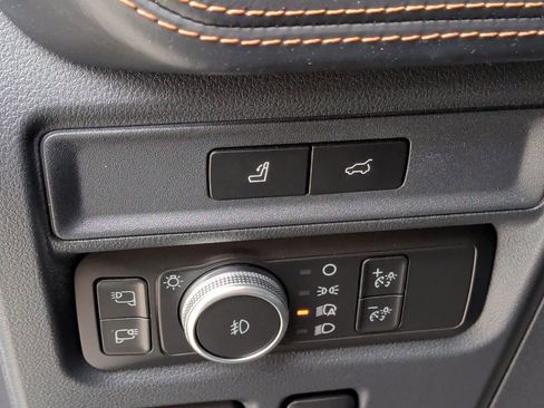 Used 2022 Ford Expedition Platinum RWD image 16
