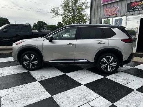 Used 2022 Nissan Rogue Platinum w/ Head-Up Display Package FWD image 2