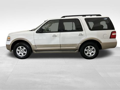 Used 2014 Ford Expedition XLT w/ Equipment Group 202A image 2