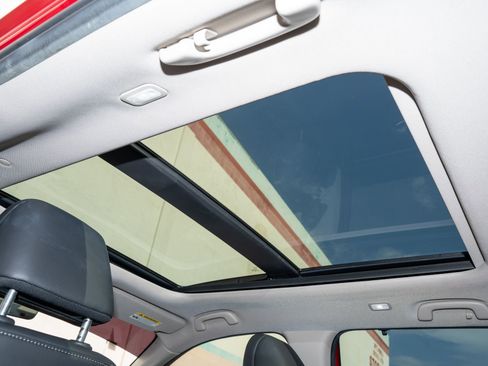 Certified 2025 Honda Pilot Touring image 22