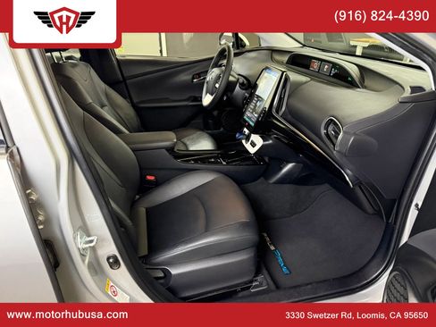 Used 2017 Toyota Prius Prime Advanced w/ Carpet Mat Package FWD image 53