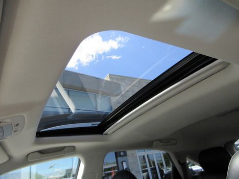 Used 2014 Lexus RX 450h AWD image 17