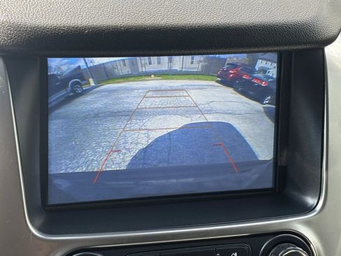 Used 2019 Chevrolet Suburban LT image 42