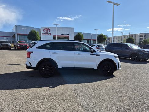 Used 2023 Kia Sorento SX AWD/4WD image 6