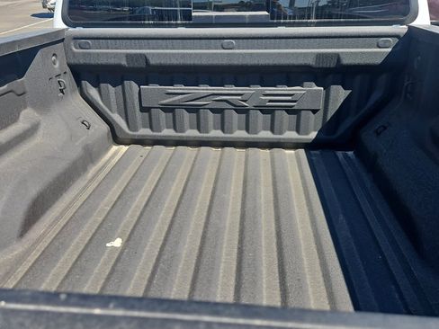 Used 2024 Chevrolet Colorado ZR2 image 9