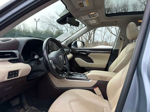 Used 2021 Toyota Highlander Platinum image 5